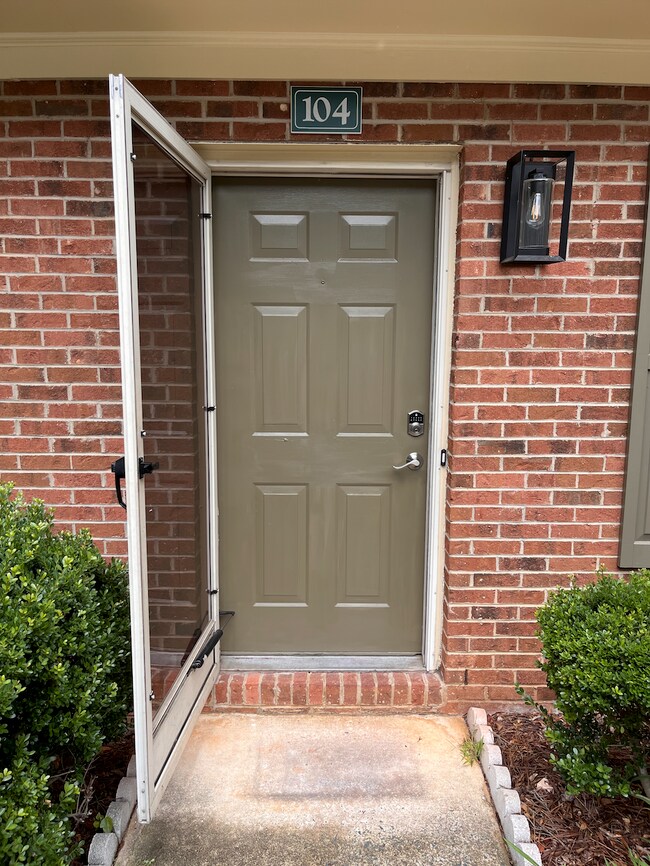 Building Photo - 104 Sparger Springs Ln