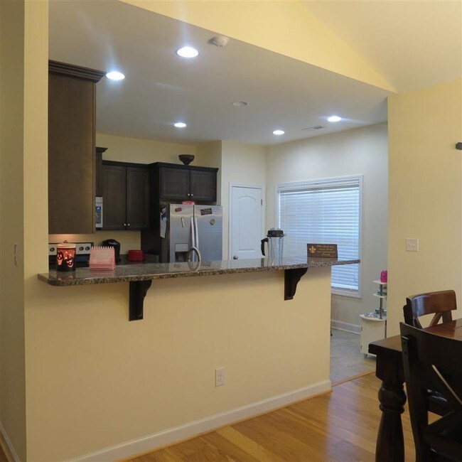 Building Photo - 253 E Ivybridge Dr