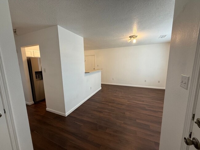 Building Photo - 3 Bed 2.5 Bath Paradise Heights
