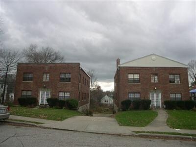Primary Photo - 7 Greenbriar Ave