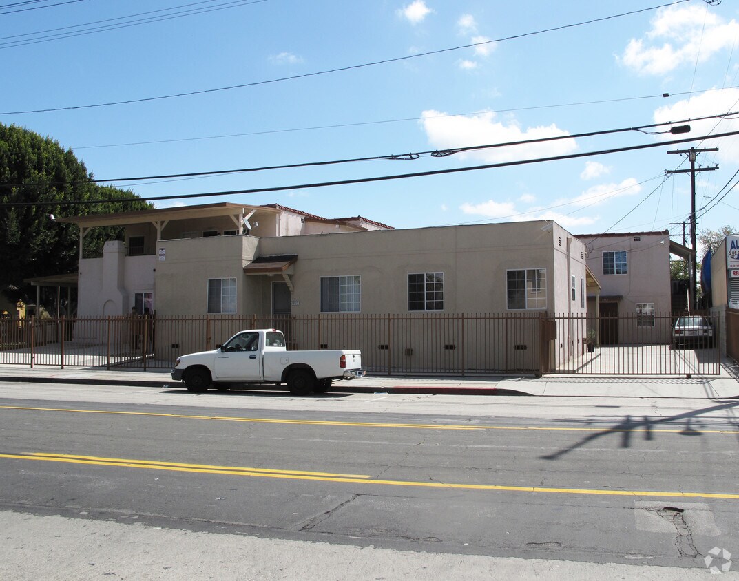 Building Photo - 7304-7312 Seville Ave