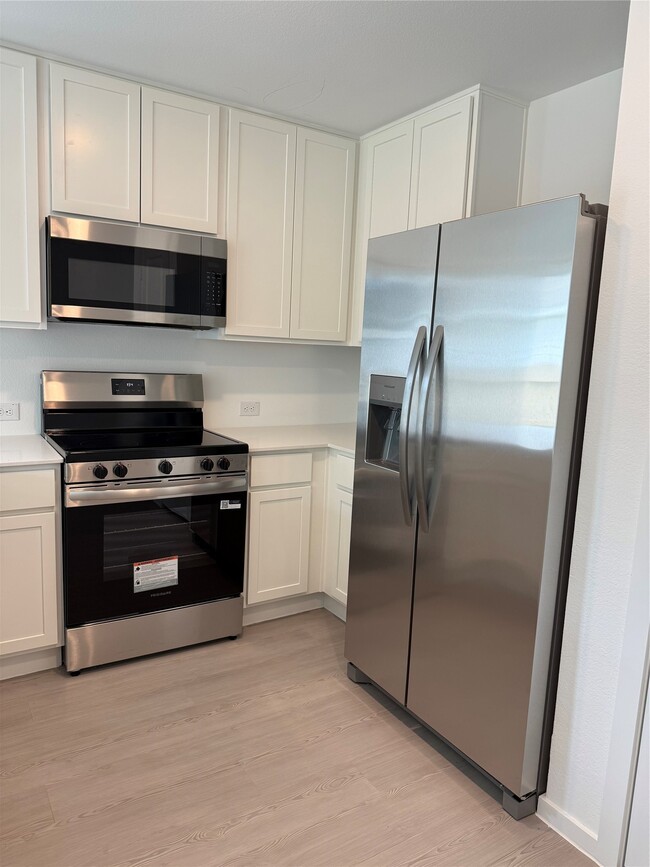 Building Photo - 335 Parkin Ct