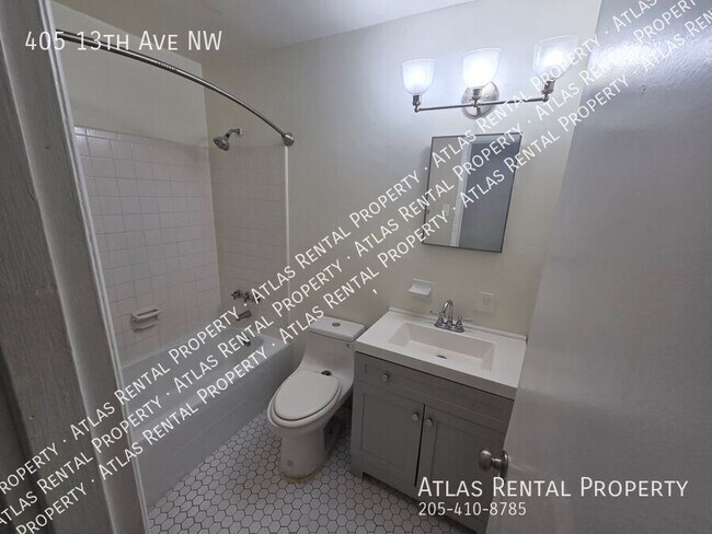 Building Photo - 405 13th Ave NW