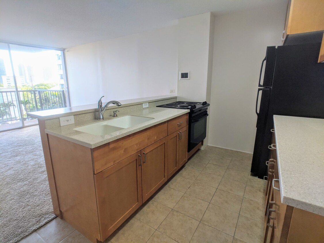 Foto principal - Convenient Makiki 1-bed, 1-bath, 1 parking...