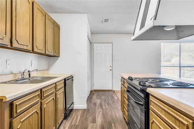 Building Photo - 428 Park Center Blvd