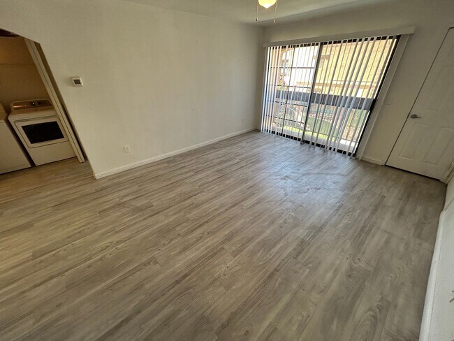 Foto del edificio - 5154 S Jones Blvd