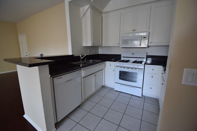 Building Photo - 11434 Moorpark St