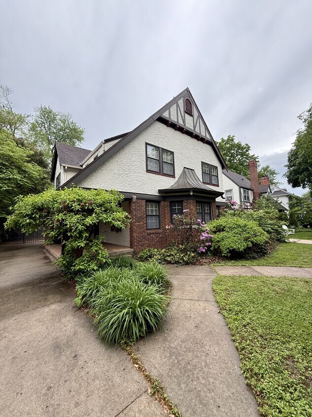 Primary Photo - 429 W 70th Terrace