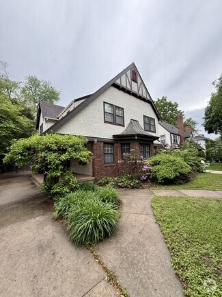 Building Photo - 429 W 70th Terrace