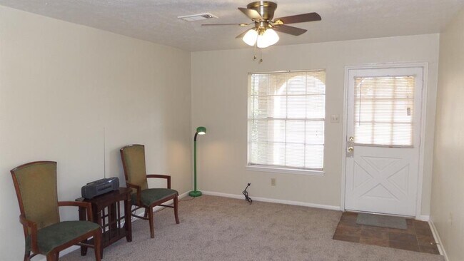 Building Photo - 3424 Lantern Ln