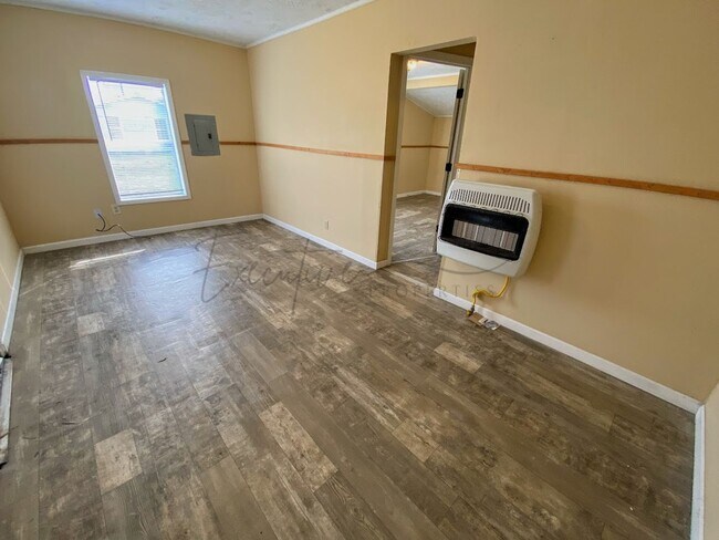 Foto del edificio - 2-Bed, 1-Bath Home in Lake Charles - Deposit-Free Move-In Option Available!