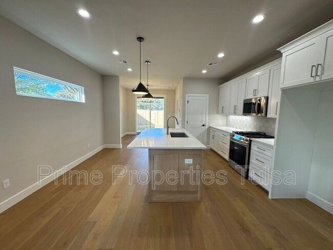 Foto del edificio - 1022 E Delmar Pl