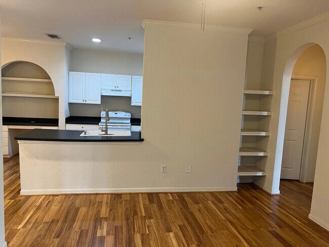 Foto del edificio - 860 N Orange Ave