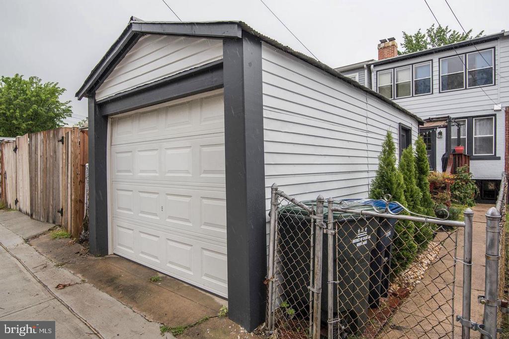Foto principal - 5506 4th St NW