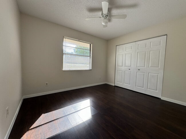 Foto del edificio - 2900 Shore Dr