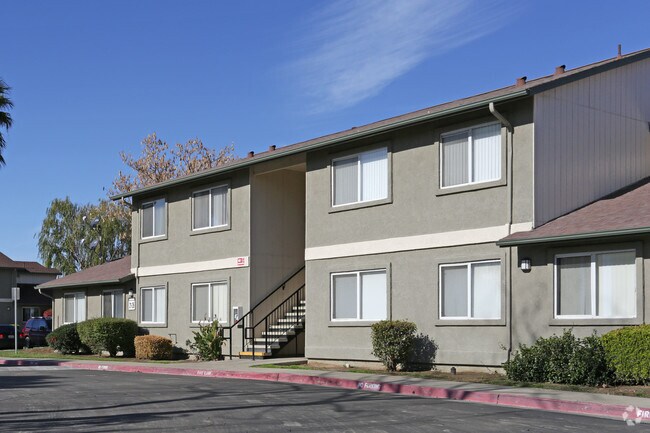 Foto del edificio - Huron Garden Apartments