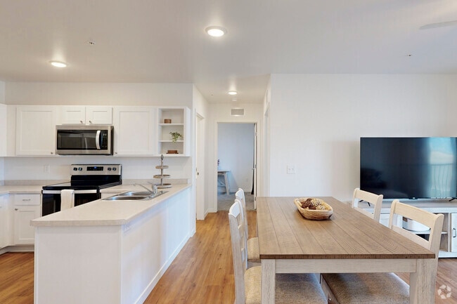 4BR,2BA - 1,173SF - Dining Room - Yellowstone Landing