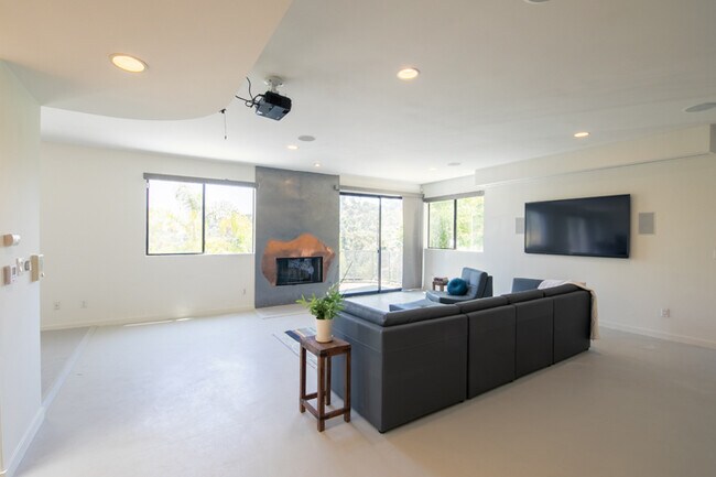 Foto del edificio - 2216 Bancroft Ave