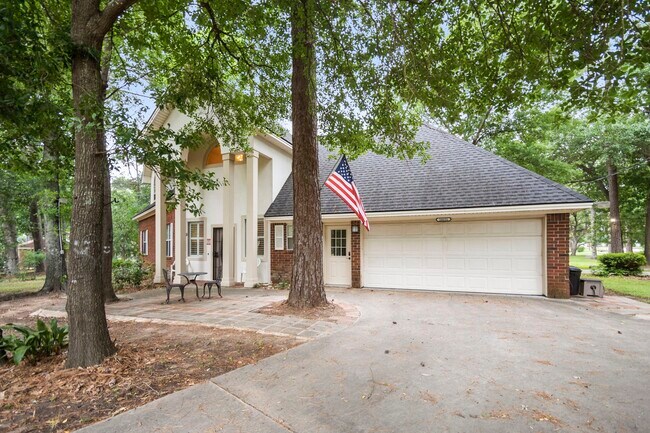 Foto del edificio - 14151 Buckingham Ln