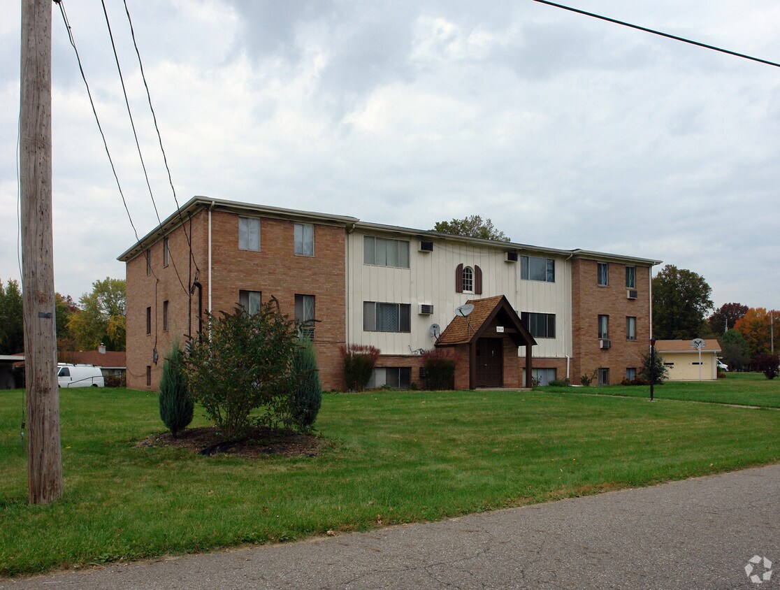 Building Photo - 3014 Green Acres Dr