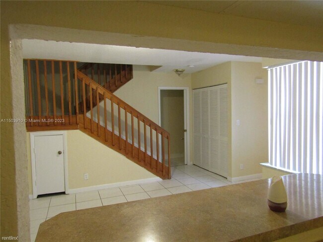 Building Photo - 3 br, 2.5 bath House - 10944 Neptune Dr # 0