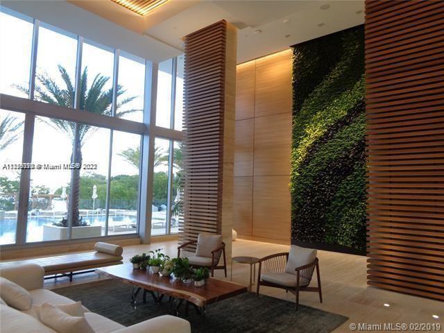 Foto del edificio - 16385 Biscayne Blvd