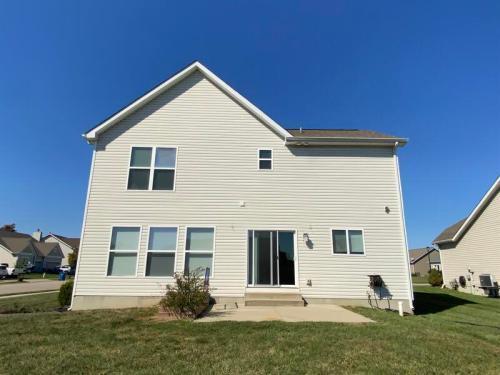 Building Photo - Charming 3 Bedroom Rental Home with Firepl...