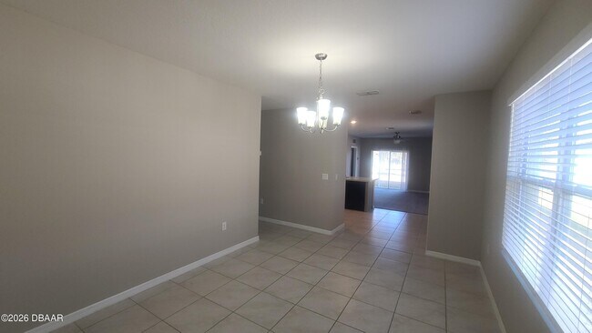 Foto del edificio - 542 Armoyan Wy