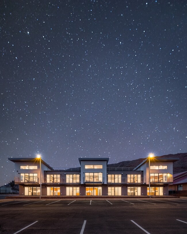 Foto del edificio - 443 Kane Creek Blvd