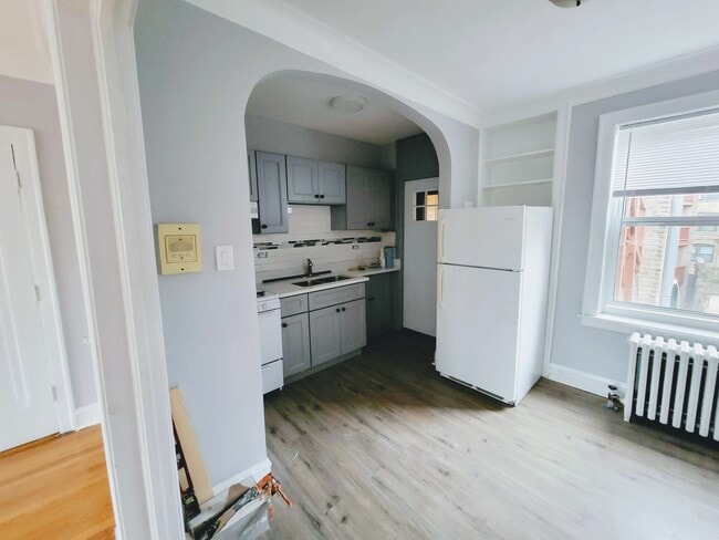 Building Photo - 4700 N Wolcott Ave