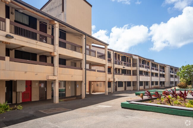 Building Photo - Hale Wainani