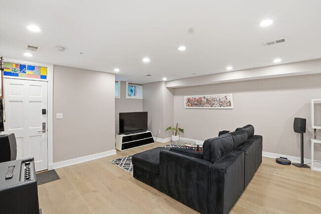 Foto del edificio - Boutique Condo Near Shaw Metro & Bloomingdale
