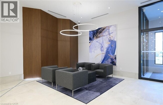 Photo du bâtiment - 385 Winston Rd