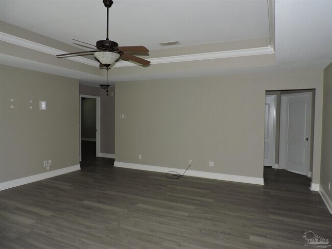 Foto del edificio - 6060 Dunridge Drive