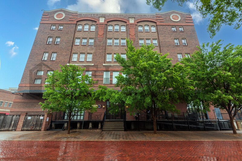 242 N Mead St, Wichita, KS 67202 Condo for Rent in Wichita, KS