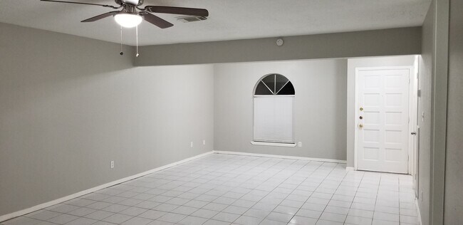 Entry and Dining area - 11314 Loyola Dr