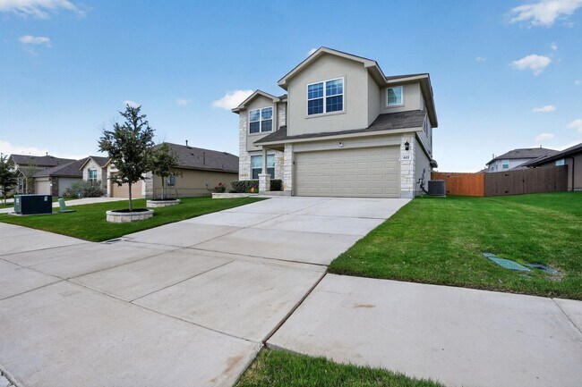 Foto del edificio - Spacious 5BR Home with Game Room, First-Floor Primary Suite & Appliances Included