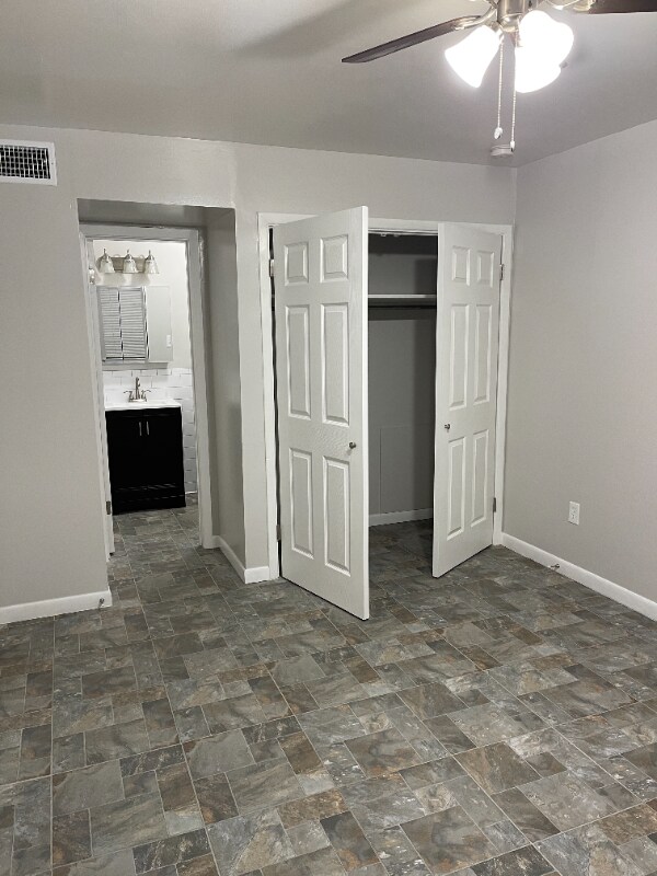 Building Photo - 2525 Annunciation St