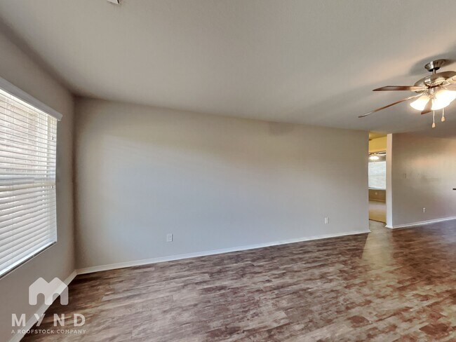 Foto del edificio - 936 Pinehurst Loop