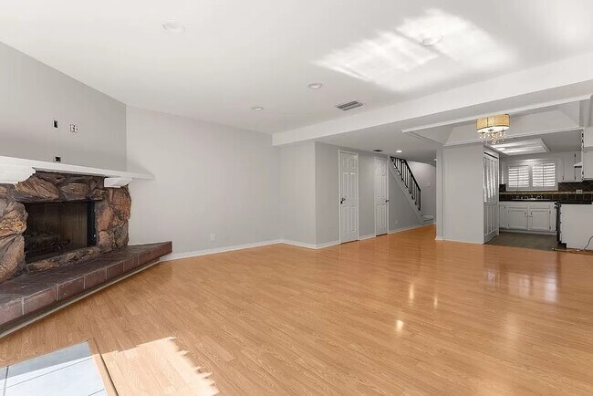 Building Photo - 227 N Belmont St