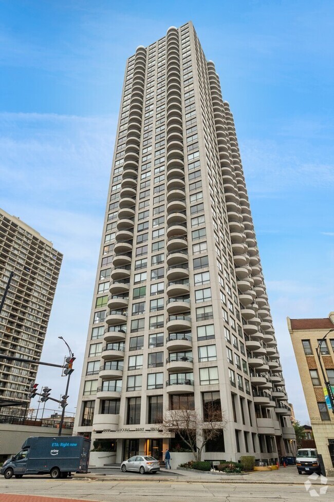 Building Photo - 2020 N Lincoln Park W