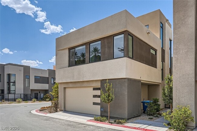 Building Photo - 18 Promenade Isle Ln
