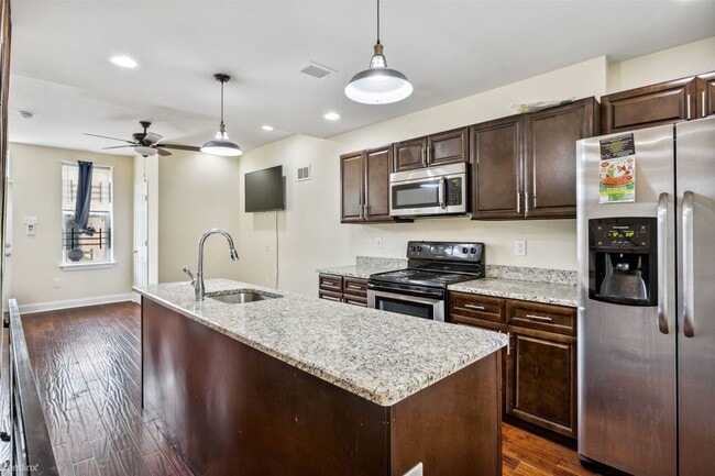 Building Photo - 2 br, 2 bath House - 2003 N CLEVELAND ST U...