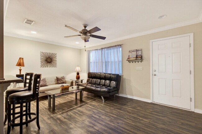 Foto del edificio - 1282 Beach Blvd