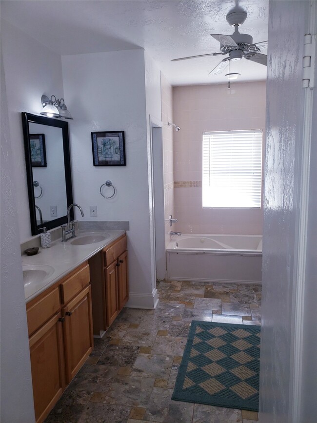 Building Photo - 3716 Sabrina