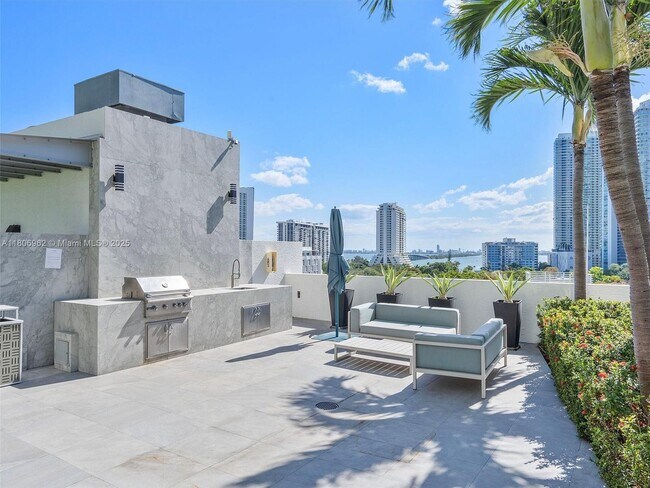 Foto del edificio - 3301 NE 1st Ave