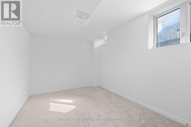 Photo du bâtiment - 100 Nottingham Rd