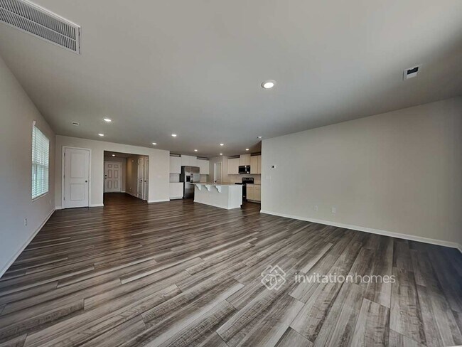 Foto del edificio - 5408 Cameron Cmns Pkwy