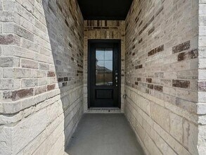 Building Photo - 1019 Emberwood Dr