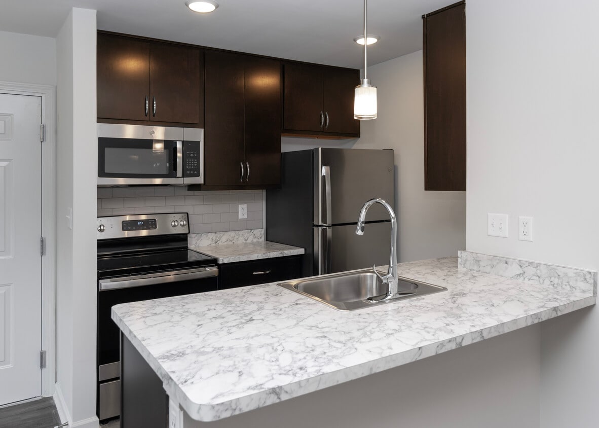 Primary Photo - Riverbend Apartments